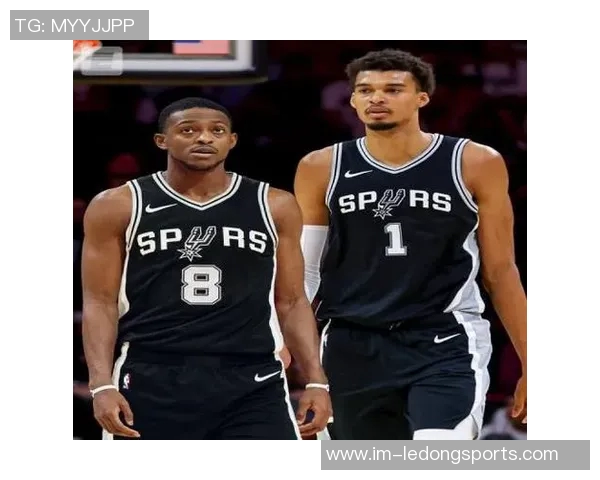 福克斯:马刺阵容实力雄厚文班若表现不佳我们依然能应对挑战