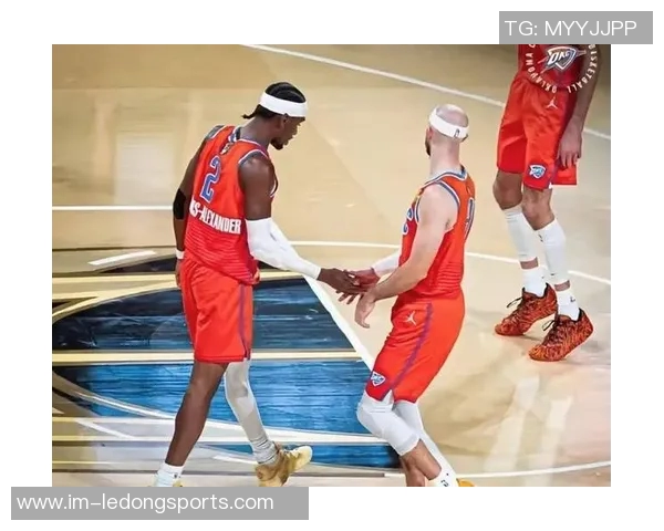 马刺战胜雷霆展现潜力但仍需磨合完善团队体系